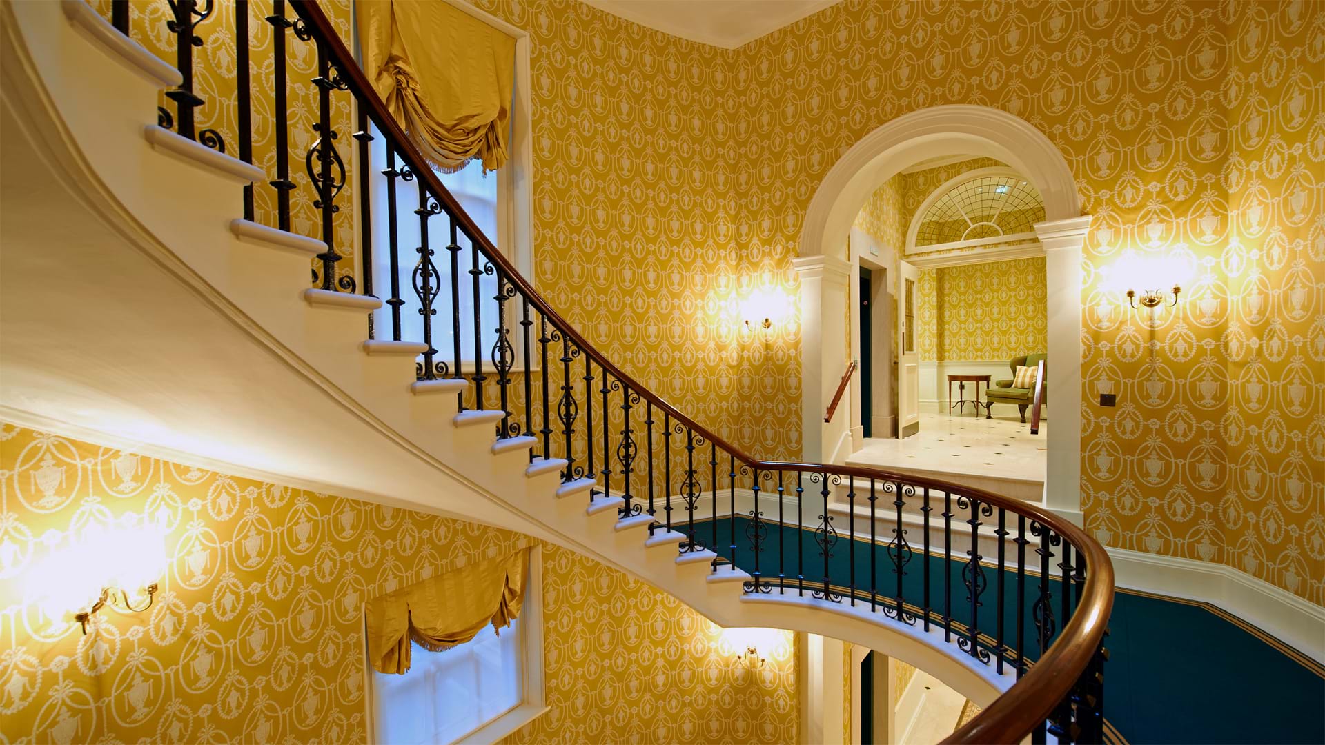 St James Square London 2